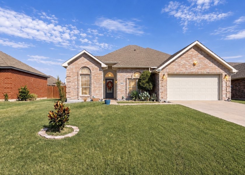 COMING SOON! Lakeside neighborhood in Quality 1 story 4 room - photo 8