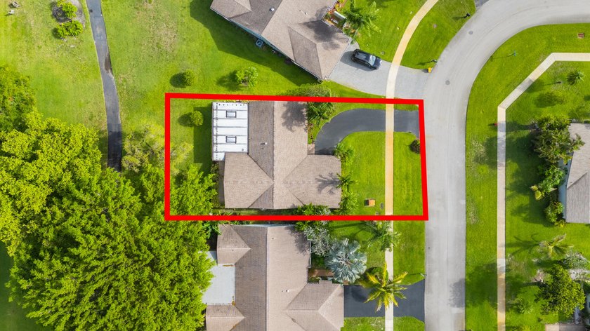 Great location! This Charming 2-bed, 2-bath home plus office and - photo 2