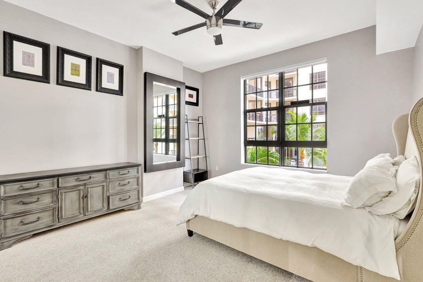 Experience unparalleled luxury in the heart of downtown City - photo 21