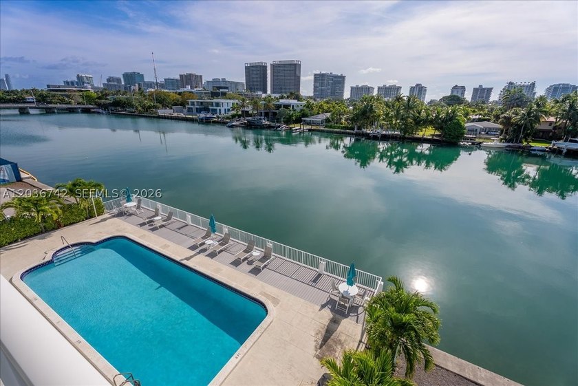 Experience waterfront living at its finest in this 1-bedroom, 1 - photo 4