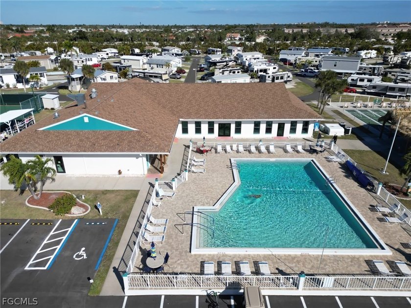 Welcome to your slice of paradise in sunny Fort Myers! This - photo 34