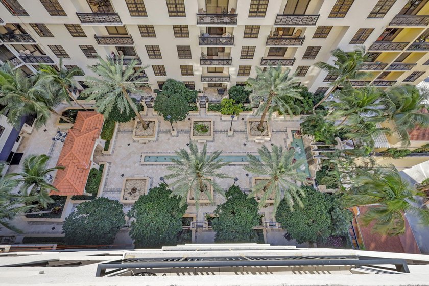 Experience unparalleled luxury in the heart of downtown City - photo 34