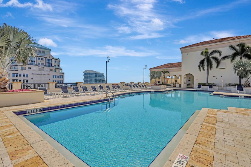 Experience unparalleled luxury in the heart of downtown City - photo 35