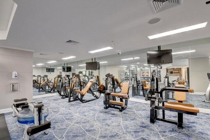 Experience unparalleled luxury in the heart of downtown City - photo 50