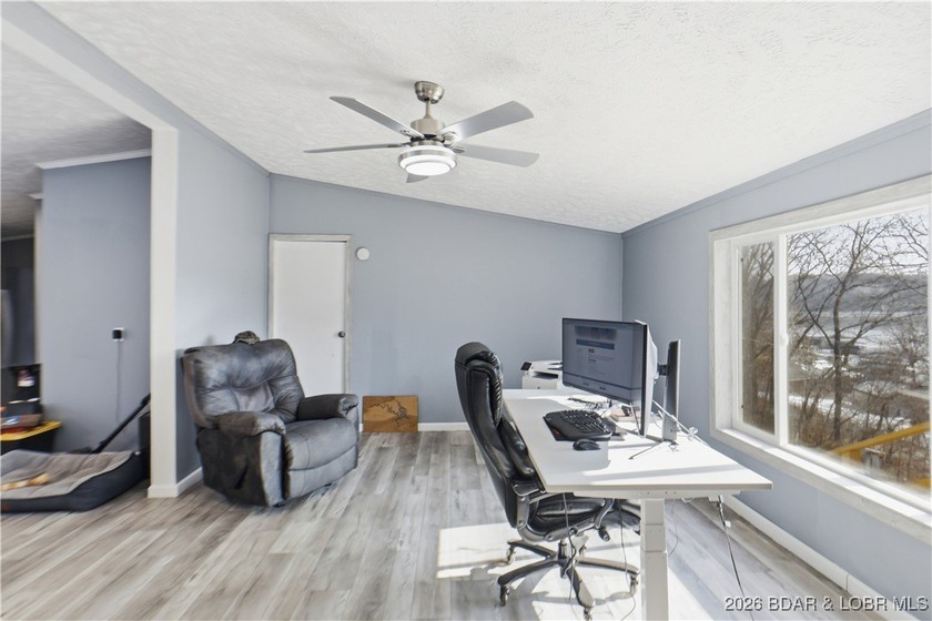 Tidy, clean and updated manufactured home with over 3 acres - photo 11