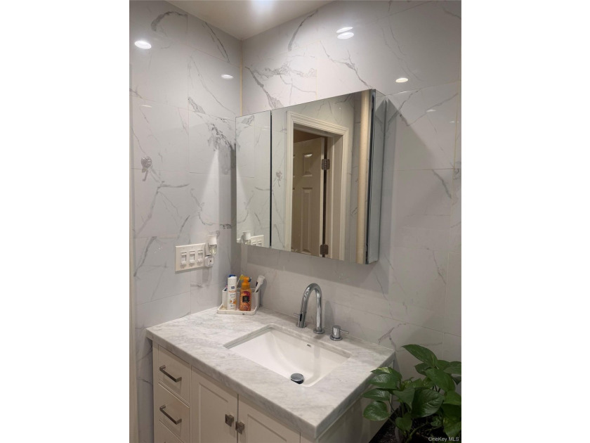 Discover the beauty and spaciousness of this stunning 2-bedroom - photo 13