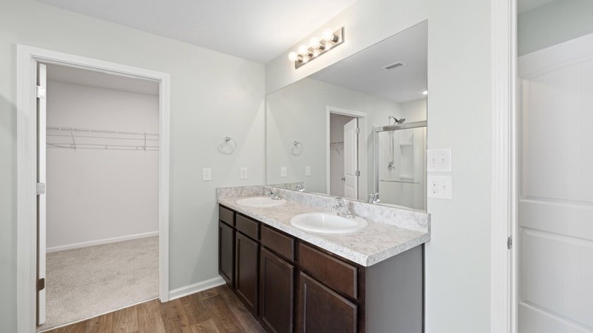 Welcome to a beautifully maintained 4-bedroom, 2-bath home in - photo 16