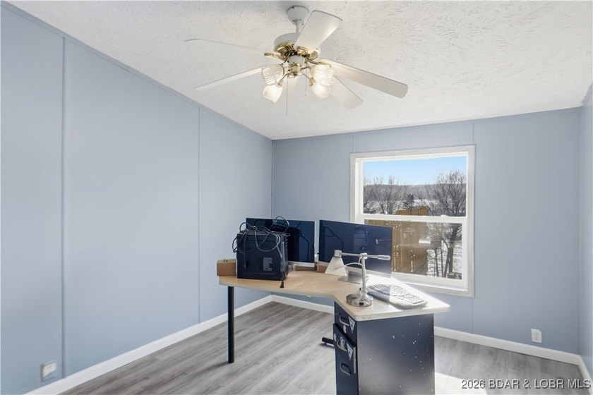 Tidy, clean and updated manufactured home with over 3 acres - photo 23