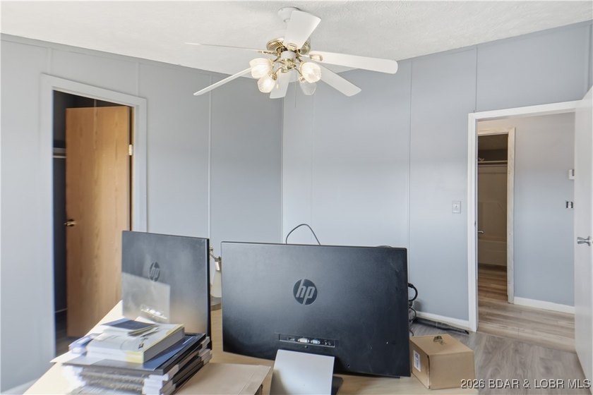 Tidy, clean and updated manufactured home with over 3 acres - photo 27