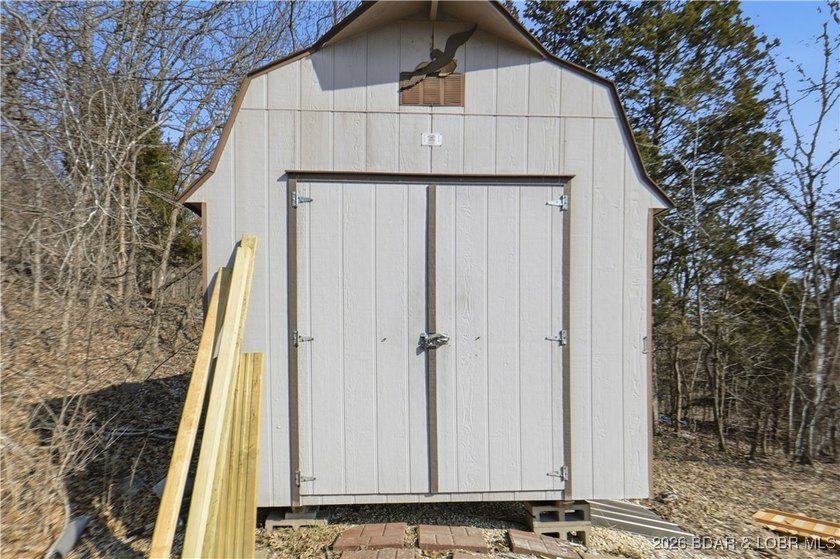Tidy, clean and updated manufactured home with over 3 acres - photo 34
