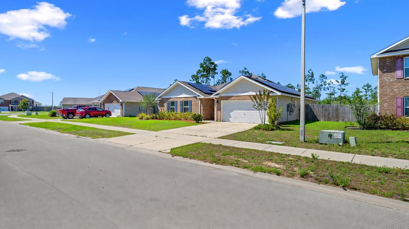 Welcome to a beautifully maintained 4-bedroom, 2-bath home in - photo 50