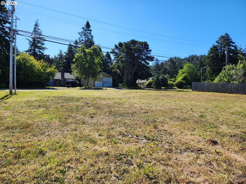 Discover the possibilities with this cleared, level corner lot - photo 5