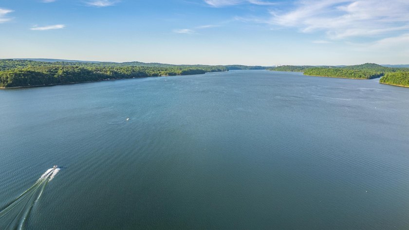 Established on the deep, glistening waters of Chickamauga Lake - photo 2
