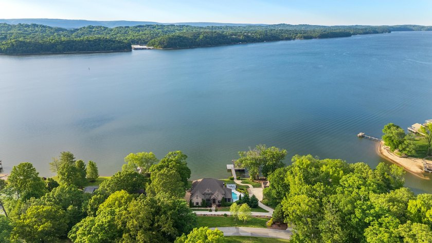 Established on the deep, glistening waters of Chickamauga Lake - photo 3