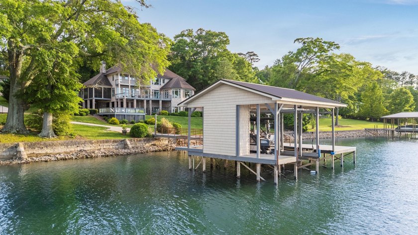 Established on the deep, glistening waters of Chickamauga Lake - photo 6