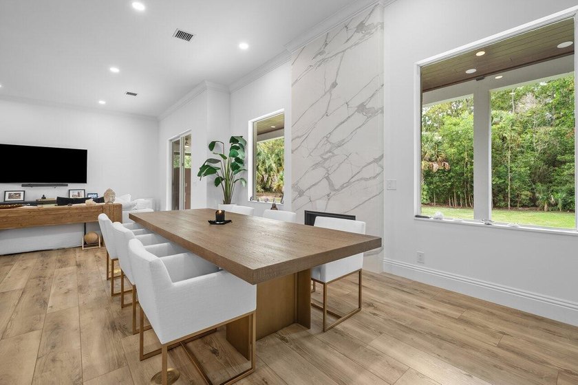 Experience the perfect blend of luxury, privacy, and modern - photo 6