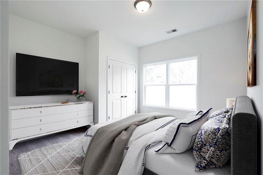 ***FANTASTIC NEW CONSTRUCTION! 3 Bed 3 Bath Ranch style plan - photo 13