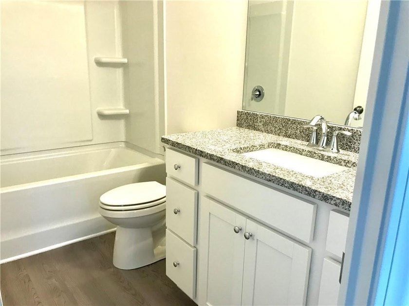 ***FANTASTIC NEW CONSTRUCTION! 3 Bed 3 Bath Ranch style plan - photo 15
