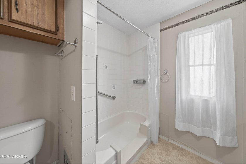 Discover comfortable living in a peaceful cul de sac with this - photo 25