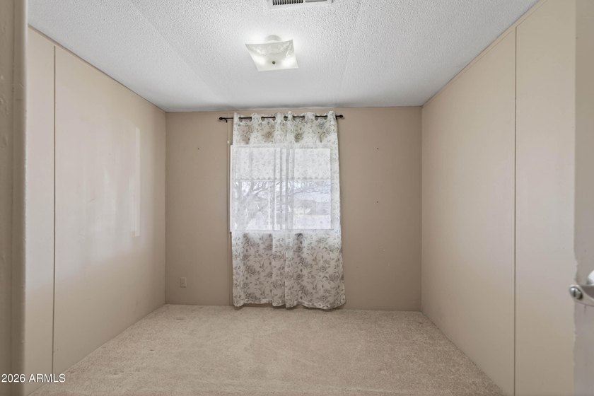 Discover comfortable living in a peaceful cul de sac with this - photo 27