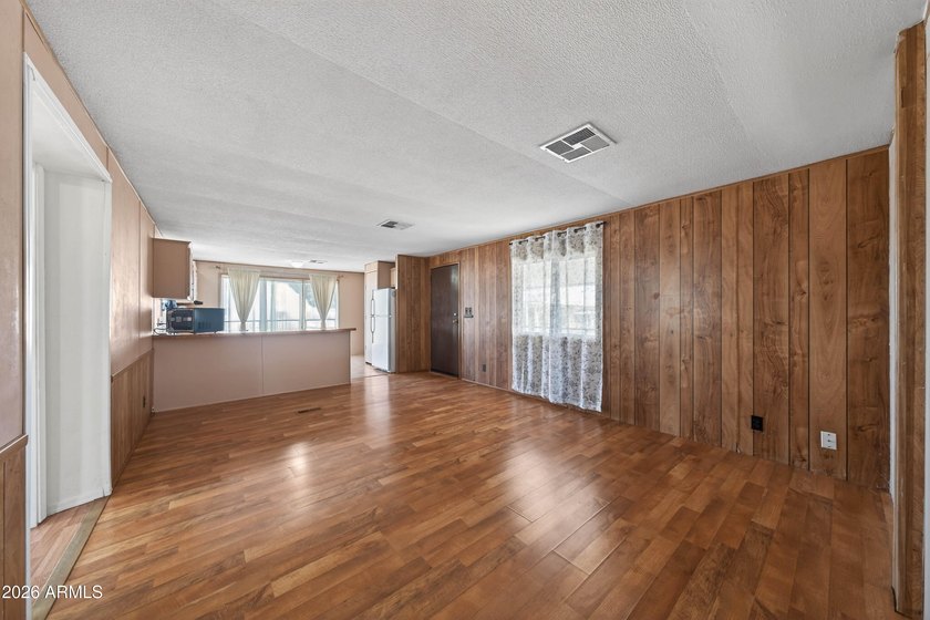 Discover comfortable living in a peaceful cul de sac with this - photo 28