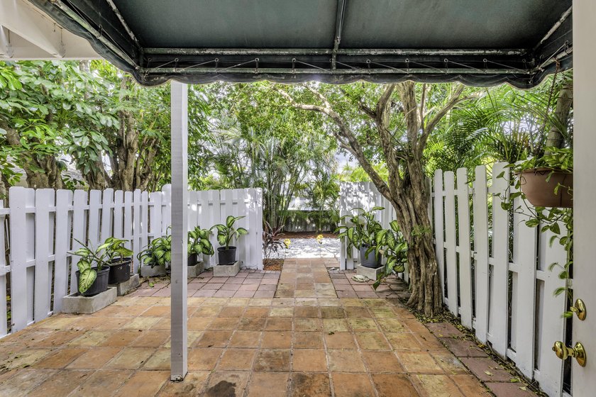 TOWNHOME CAN BE RENTED RIGHT AWAY...6 MONTHS MINIMUM. BRING - photo 5