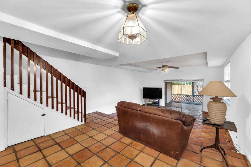 TOWNHOME CAN BE RENTED RIGHT AWAY...6 MONTHS MINIMUM. BRING - photo 7