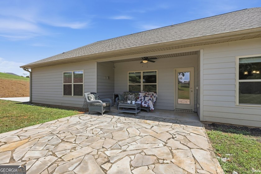 Newer construction, 3 private acres, and over 2,800 square feet - photo 17