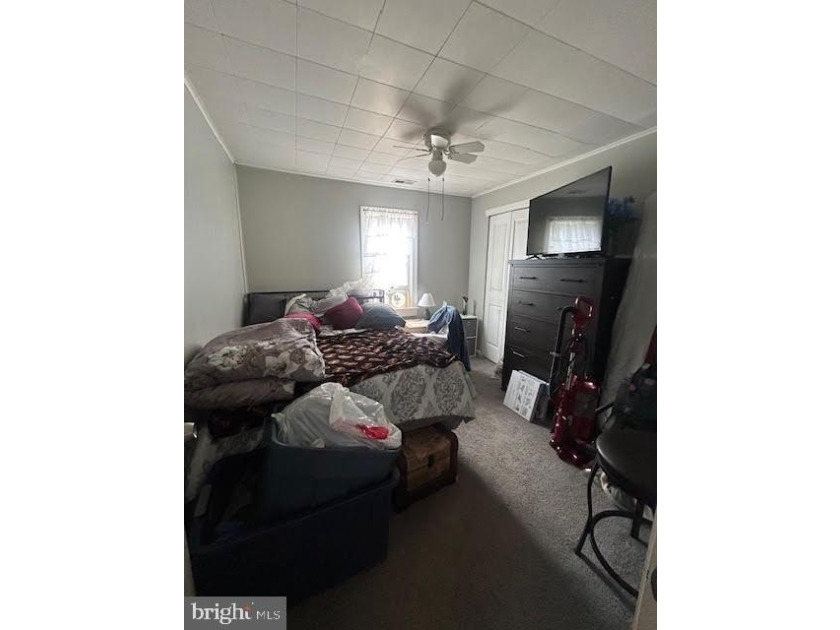 3 Bedroom 1 bath ranch home features a spacious living room - photo 17