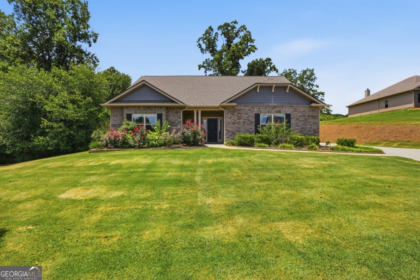 Newer construction, 3 private acres, and over 2,800 square feet - photo 19