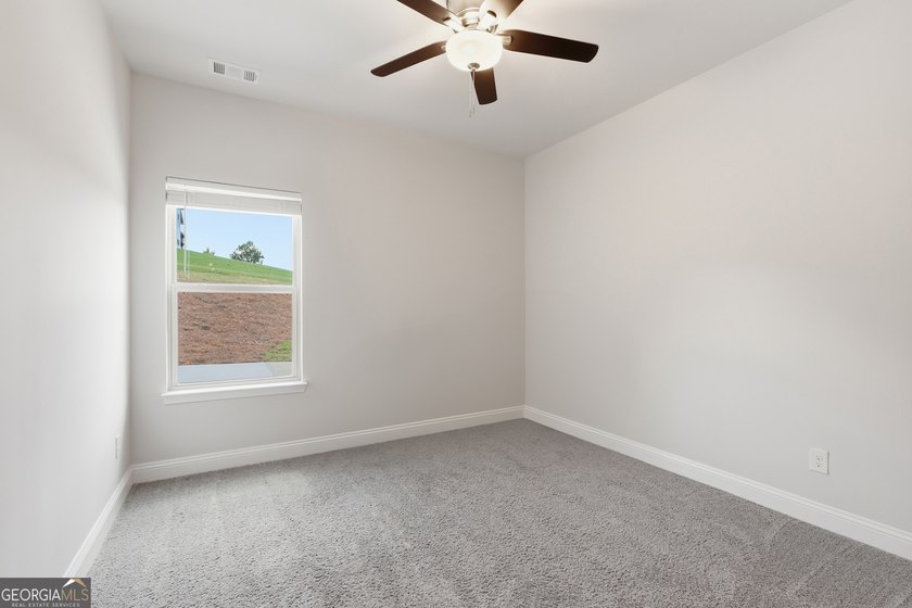 Newer construction, 3 private acres, and over 2,800 square feet - photo 35