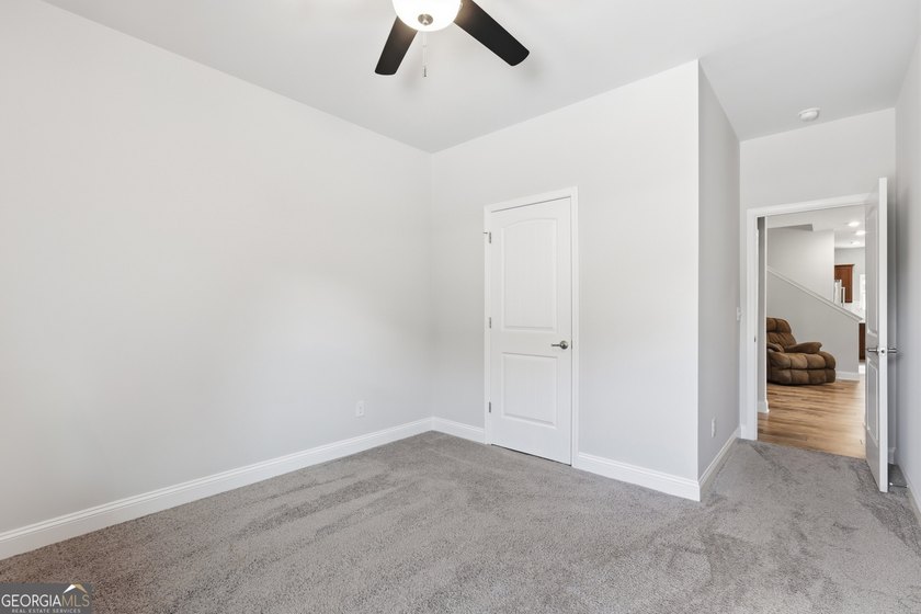 Newer construction, 3 private acres, and over 2,800 square feet - photo 36
