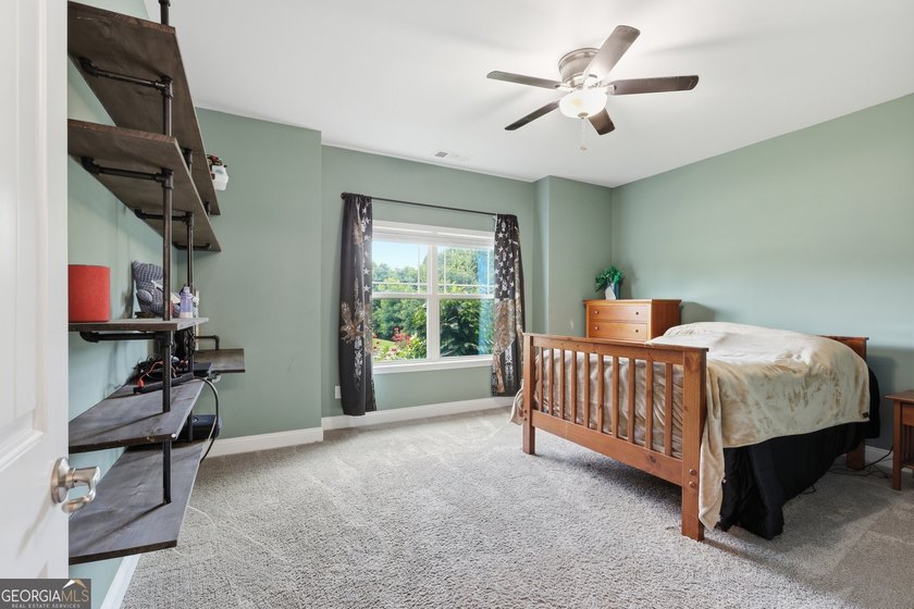 Newer construction, 3 private acres, and over 2,800 square feet - photo 41