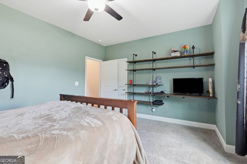 Newer construction, 3 private acres, and over 2,800 square feet - photo 42