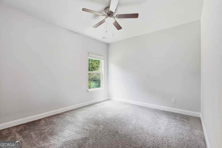 Newer construction, 3 private acres, and over 2,800 square feet - photo 44
