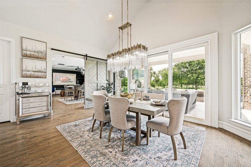 Experience refined luxury living in this exquisite 4-bedroom, 3 - photo 14
