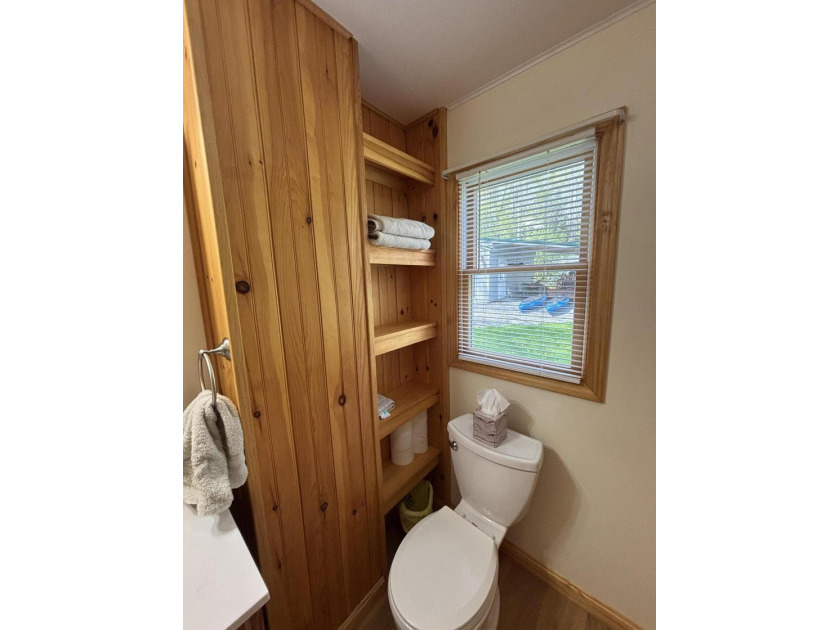Welcome to this stunning, fully renovated home, meticulously - photo 17
