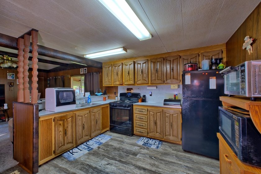 Affordable Lake Area Living with Room to Roam! This affordable 3 - photo 30