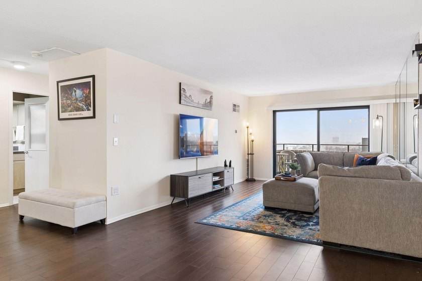 Move right into this bright and modern 1 bedroom at Summit - photo 14