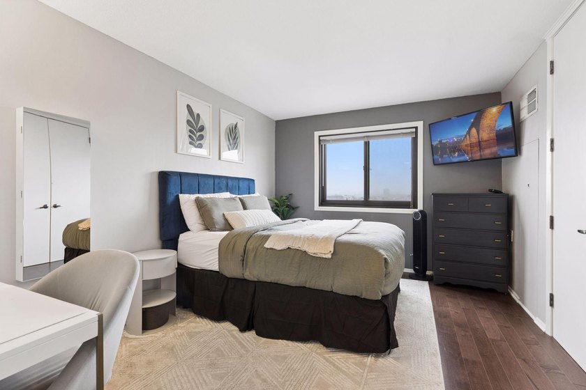 Move right into this bright and modern 1 bedroom at Summit - photo 15