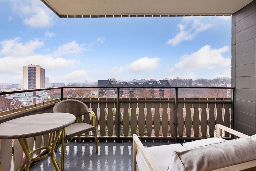 Move right into this bright and modern 1 bedroom at Summit - photo 20