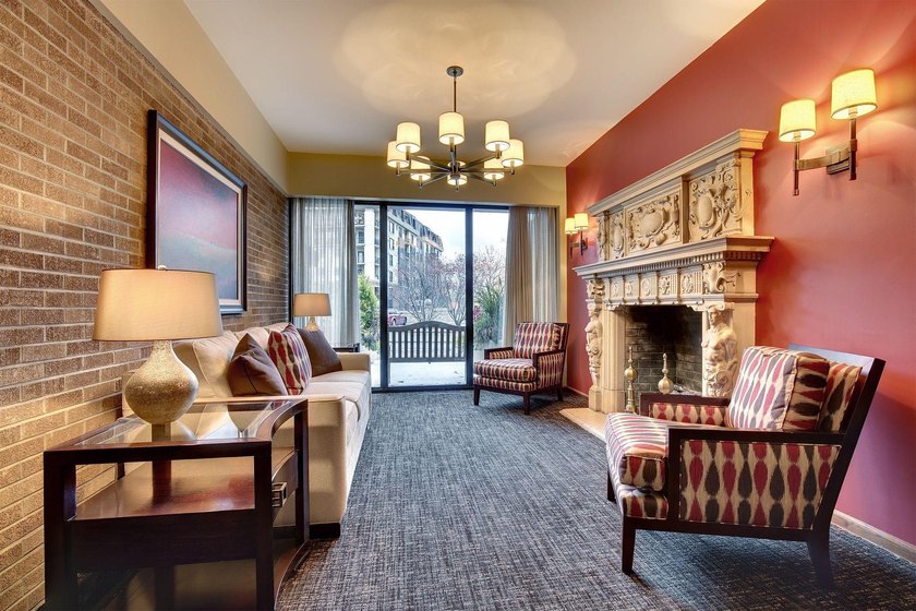 Move right into this bright and modern 1 bedroom at Summit - photo 31