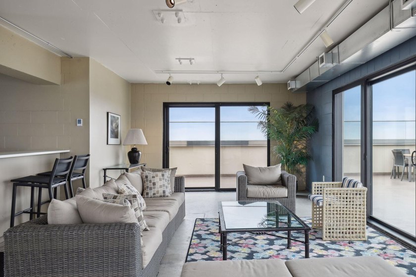Move right into this bright and modern 1 bedroom at Summit - photo 40
