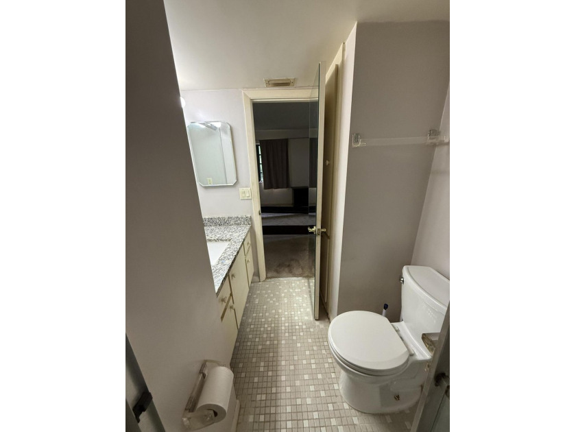 Penthouse 4th Floor condo with fabulous garden view. Panoramic - photo 4