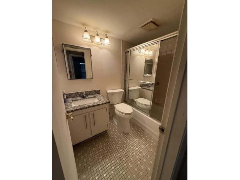 Penthouse 4th Floor condo with fabulous garden view. Panoramic - photo 8