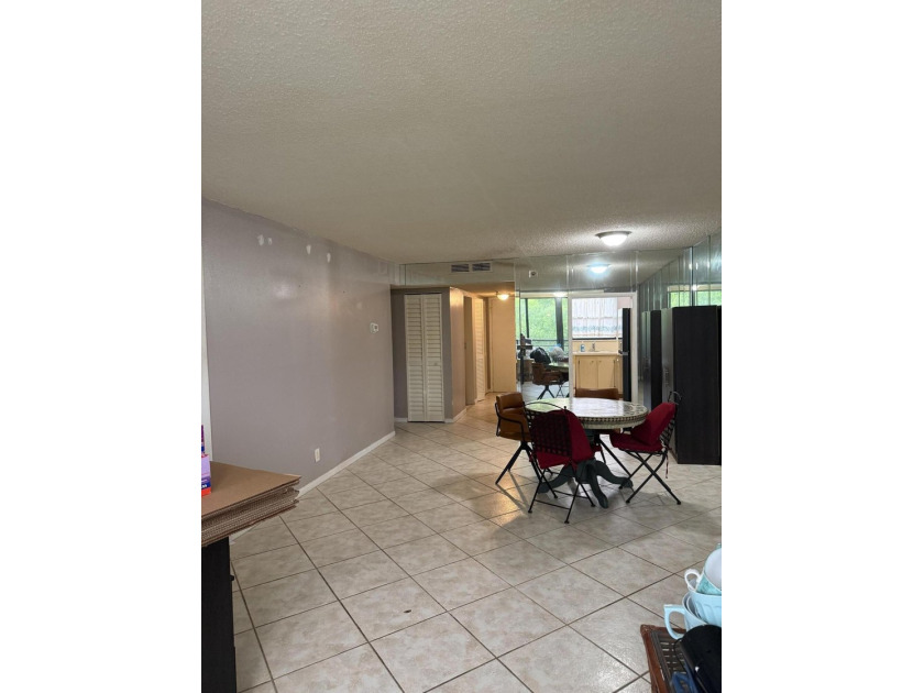 Penthouse 4th Floor condo with fabulous garden view. Panoramic - photo 10