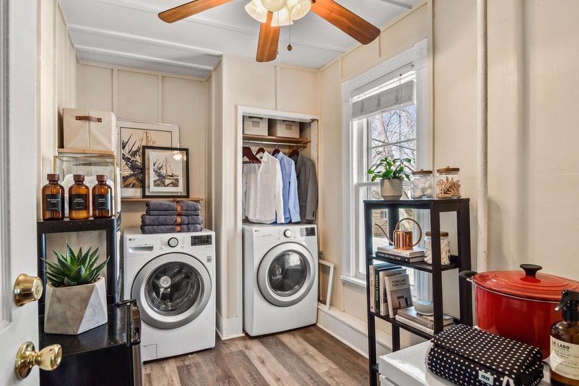 Rarely do you find a 2~flat with this much size, income, and - photo 21