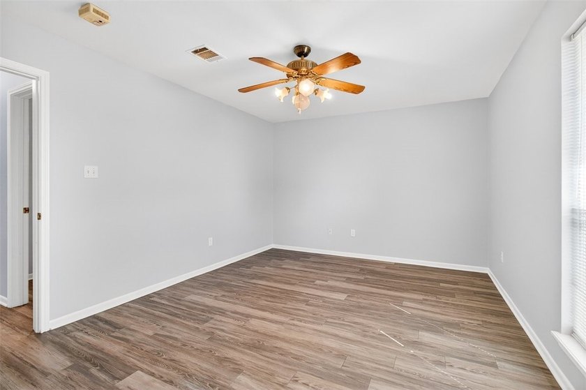 WELL CARED FOR all brick home on large tree shaded lot with new - photo 34