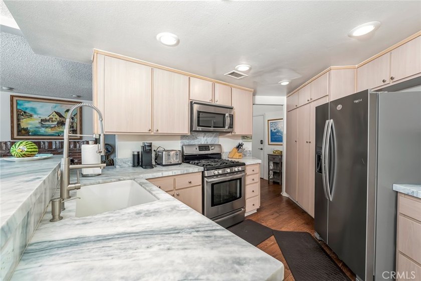 Furnished Winter Seasonal Rental. Defined by the charm of an - photo 7