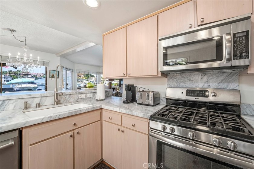Furnished Winter Seasonal Rental. Defined by the charm of an - photo 9